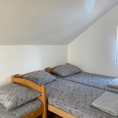 Vikendica Na Dan Novi Sad