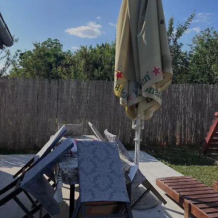 Vikendica Na Dan Casa de Férias Novi Sad